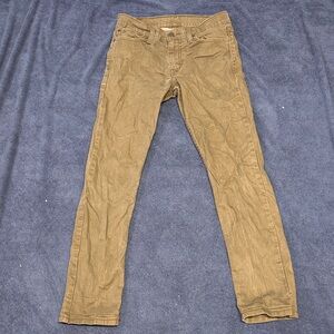 Old/vintage wrinkly Levi skinny jeans.